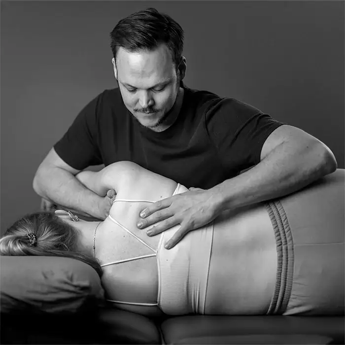 Undersøgelse af skulder.